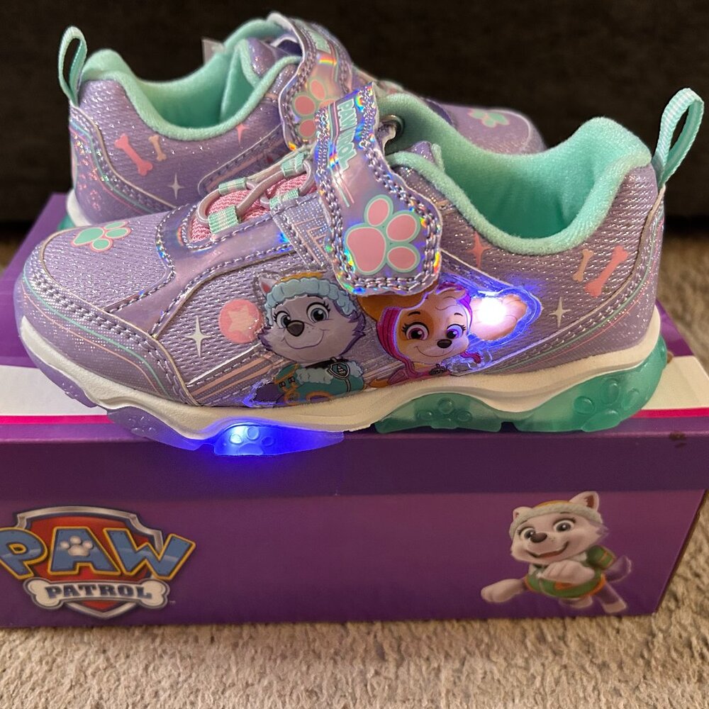 NEW WITH TAGS- Toddler Girl's Size 11 Paw Patrol LIGHT UP Sneakers